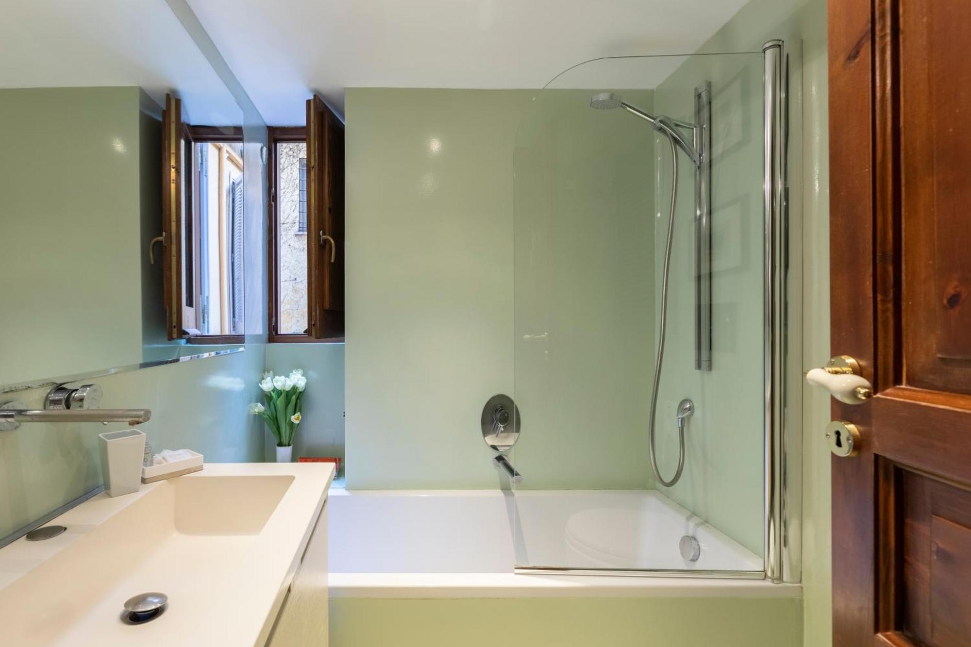 Romac Coronari With Gym, Sauna And Garden المظهر الخارجي الصورة